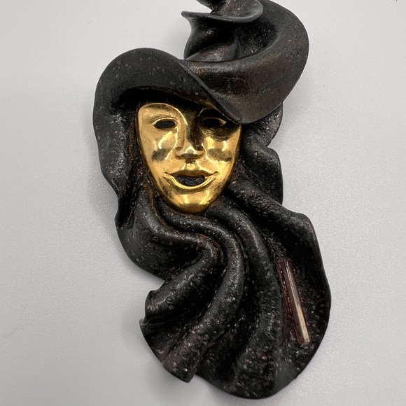 Gold and Black Mask Brooch - Picture 1 of 8